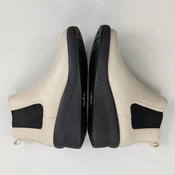 ABEO Passage Women's Chelsea Boot Size 6.5 Ivory Leather